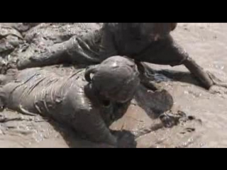 japanese women in mud 2