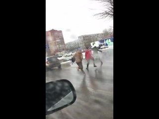 a traffic police officer is chasing schoolchildren. tyumen