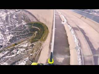 balancing on a bicycle at a height of 200m